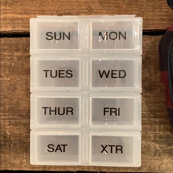 NWT Vera Bradley Travel Pill Case ~ Buffalo Check - Picture 4 of 8